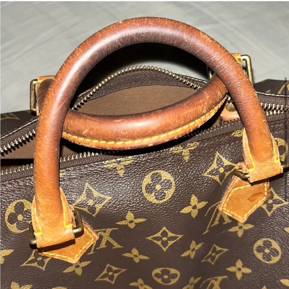Authentic Louis Vuitton Speedy 30 - Picture 2 of 9